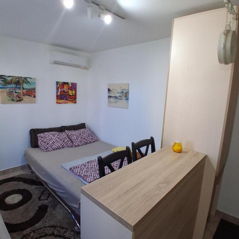 Studio19 - Room #1585089101 - 7