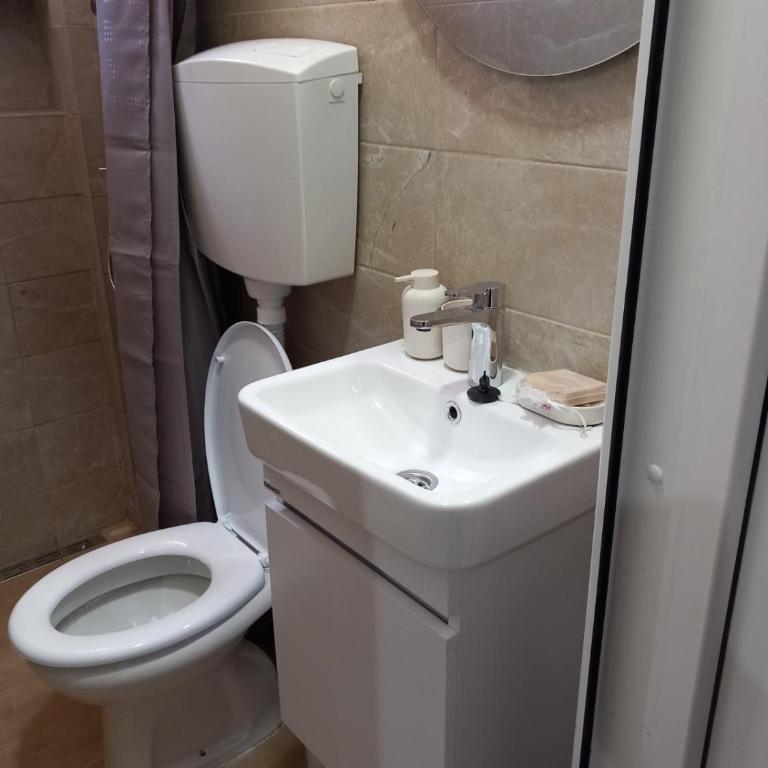 Studio19 - Room #1585089101 - 9
