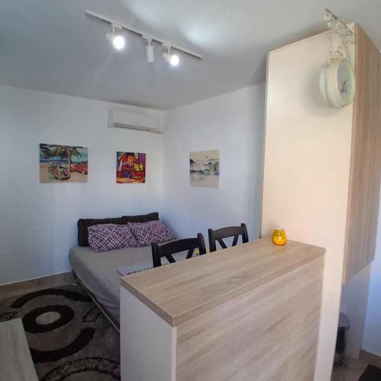 Studio19 - Room #1585089101 - 12