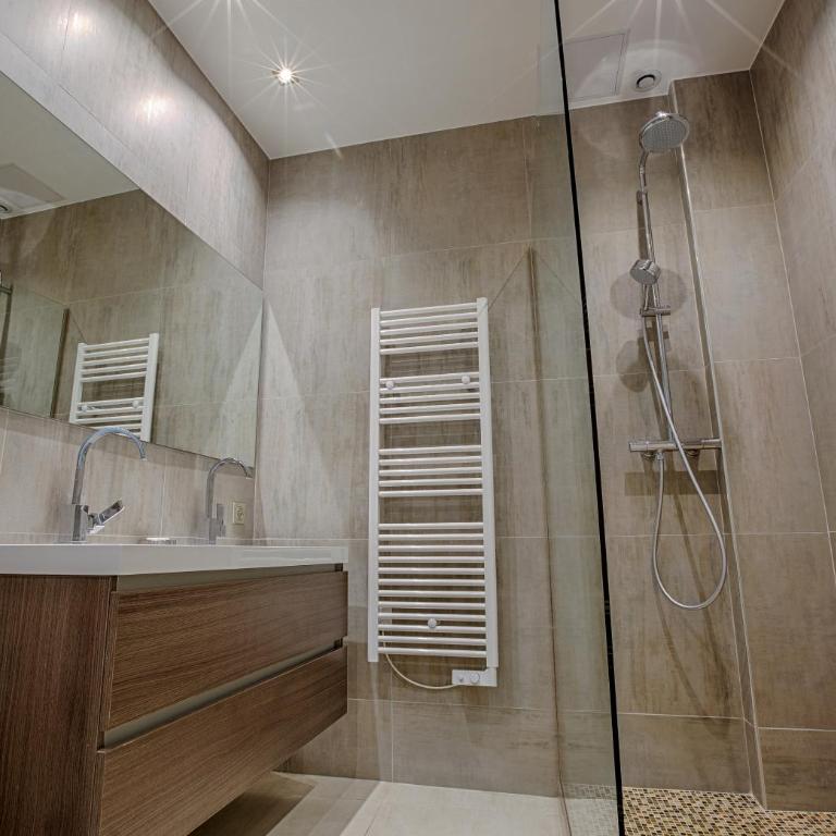 Appartement Vaste Horizon - LRA Cannes - Four-Bedroom Apartment with Sea view and Spa bath - 12