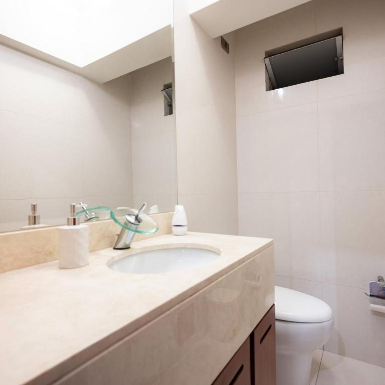 ALU Luxe - Premium Oceanfront Apartments Larcomar - Three-Bedroom Apartment - High Floor - 11