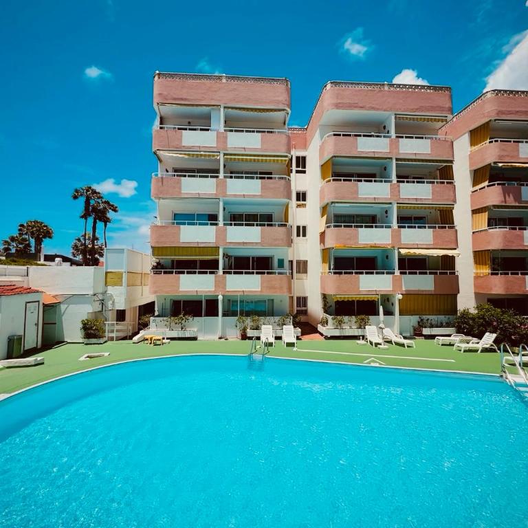 Valparaíso Apartments Flamingo - One-Bedroom Apartment with Pool View - 1