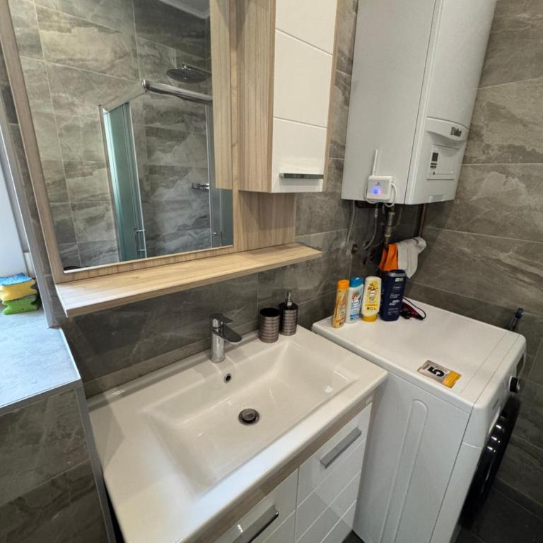 La Luna - FREE PRIVATE PARKING - One-Bedroom Apartment - 3