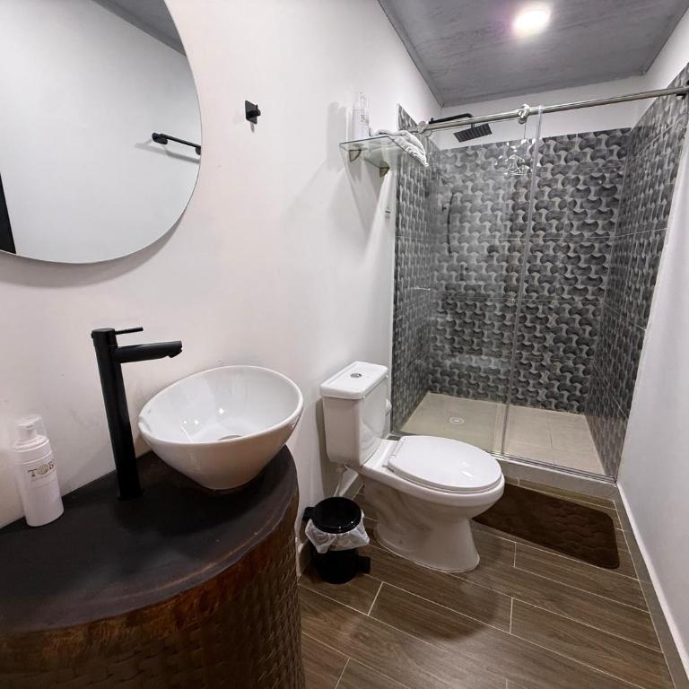 Toba hotel - Habitación Doble con baño privado - 1 o 2 camas - 5
