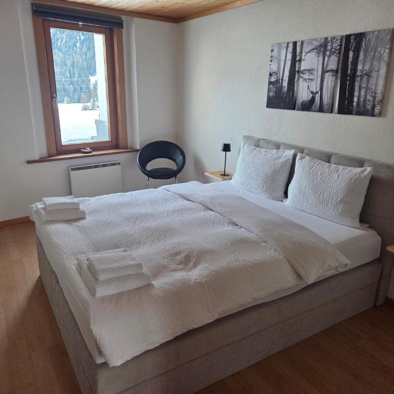 Chasa Bellavista - Apartment mit 3 Schlafzimmern und Balkon - 22