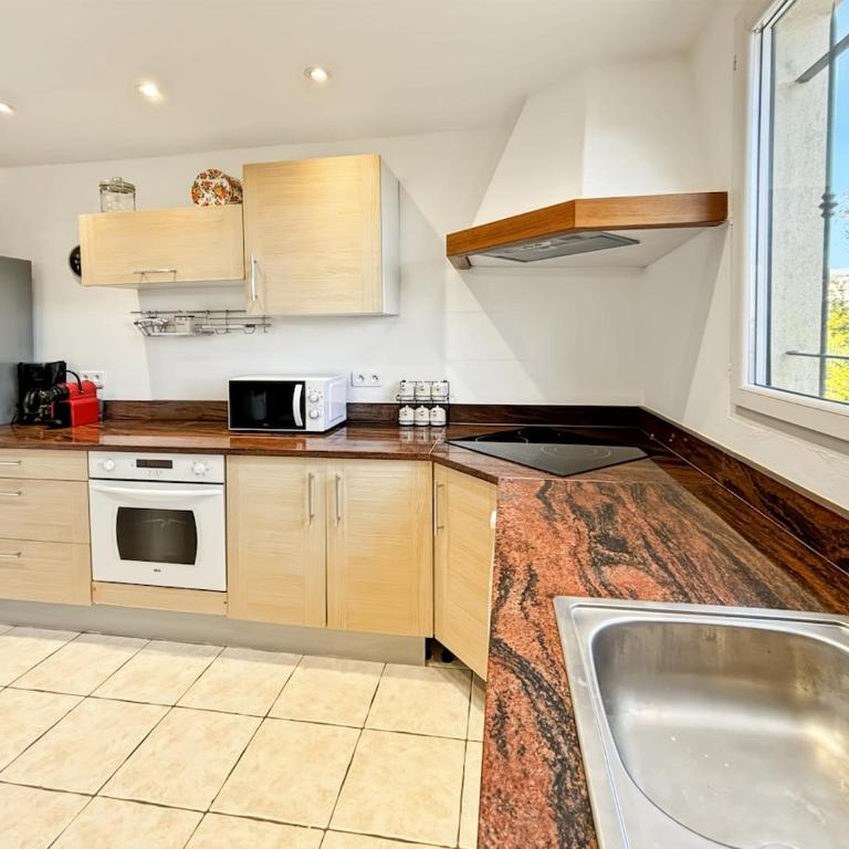 Havre de paix, T3 rénové à Mouans-Sartoux - Appartement 2 Chambres - 12