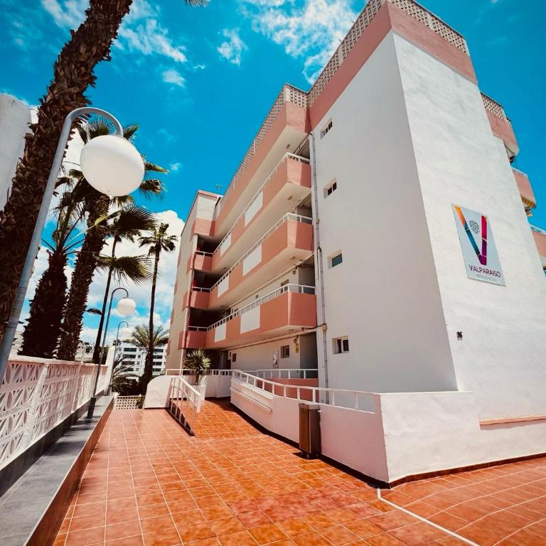 Valparaíso Apartments Flamingo - One-Bedroom Apartment with Pool View - 21