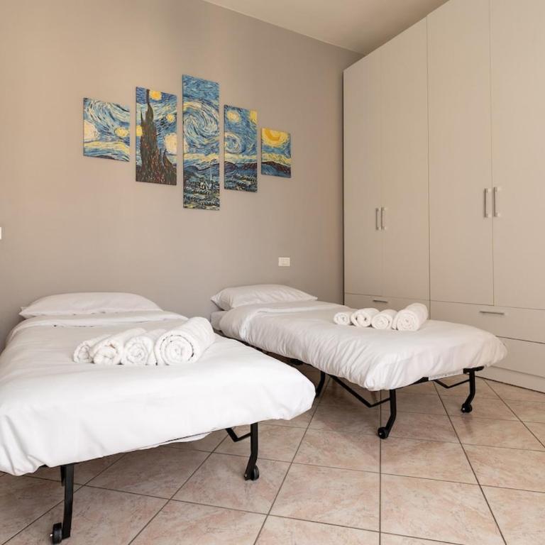 Fiera apartment for 6 people with balcony! - Three-Bedroom Apartment - 12