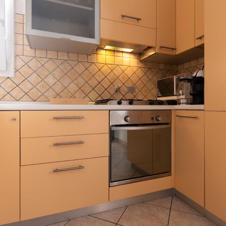 Fiera apartment for 6 people with balcony! - Three-Bedroom Apartment - 18
