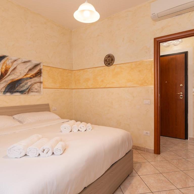 Fiera apartment for 6 people with balcony! - Three-Bedroom Apartment - 29