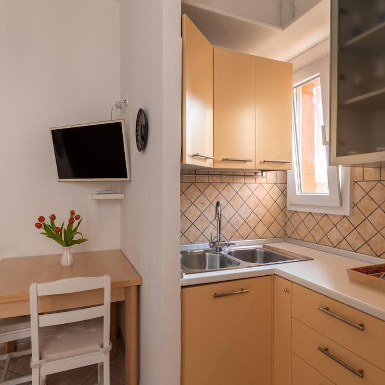 Fiera apartment for 6 people with balcony! - Three-Bedroom Apartment - 30