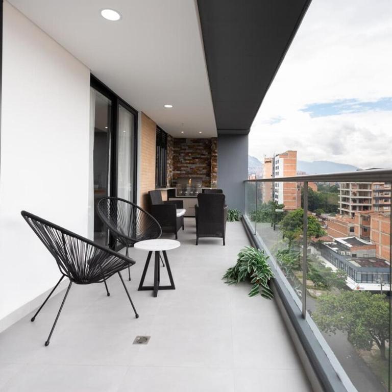 Exclusivo apartamento en laureles cerca al estadio - Apartamento de 3 dormitorios - 9