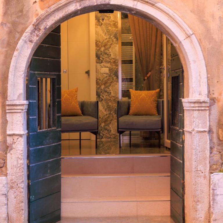 Golden Water Door 5min SanMarco 5min Rialto - One-Bedroom Apartment - 3