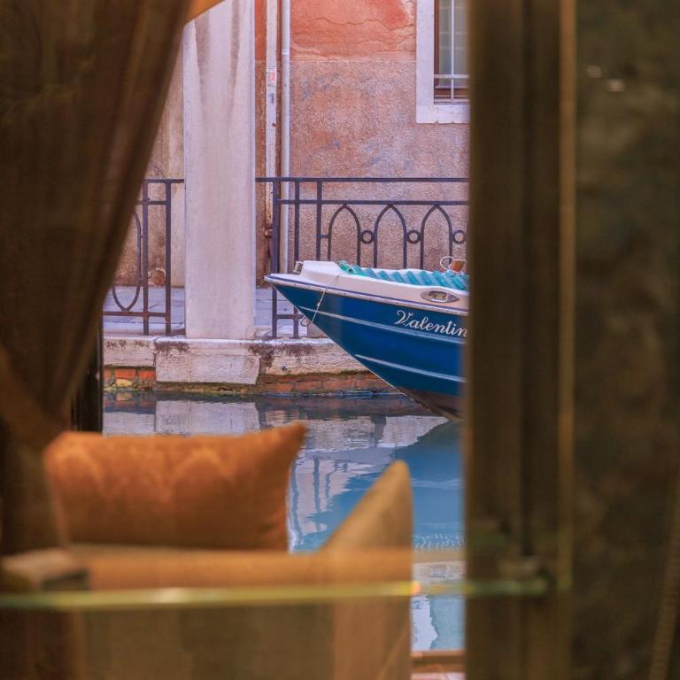 Golden Water Door 5min SanMarco 5min Rialto - One-Bedroom Apartment - 25