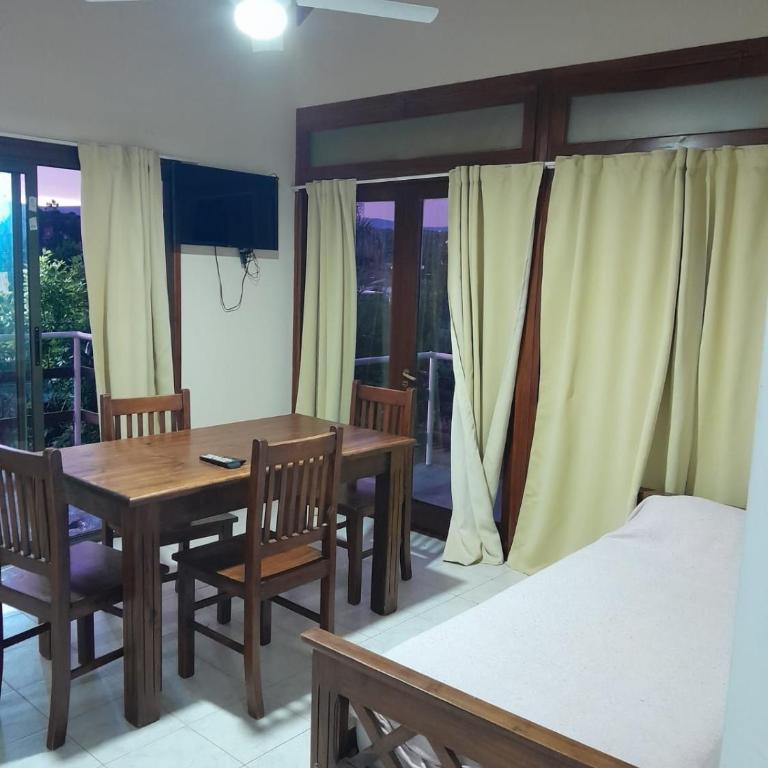 Cabañas La Bahia Escondida - Habitación Cuádruple Clásica - 1