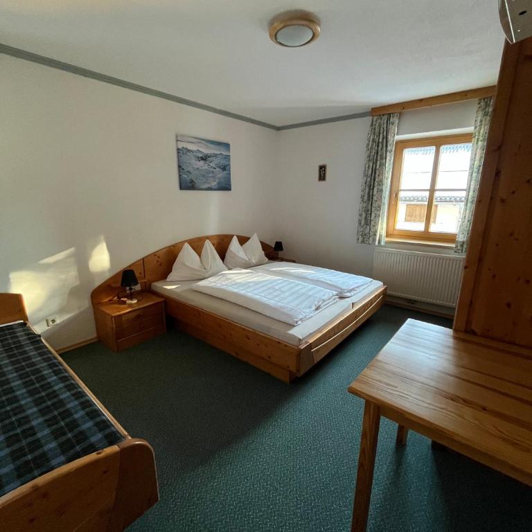 Haus Bergblick - Two-Bedroom Apartment with Balcony - 5