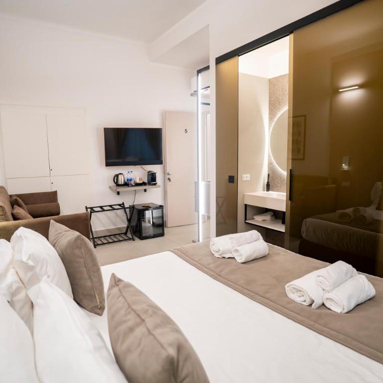 Cicerone's Luxury Suites - Camera Matrimoniale Deluxe - 9