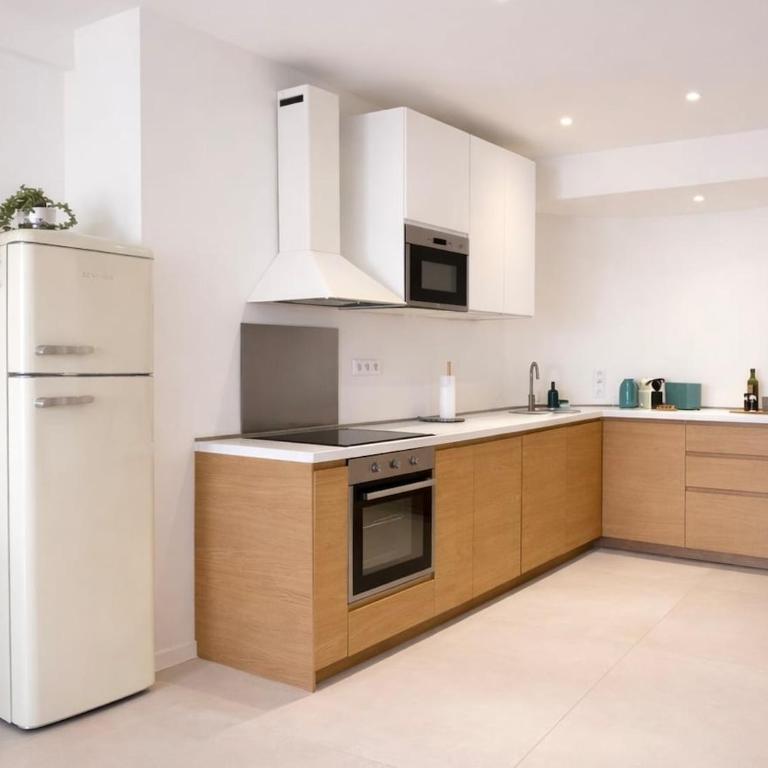 Luxury Beachfront 2BR Promenade des Anglais - Appartement 2 Chambres avec Balcon et Vue sur la Mer - 81