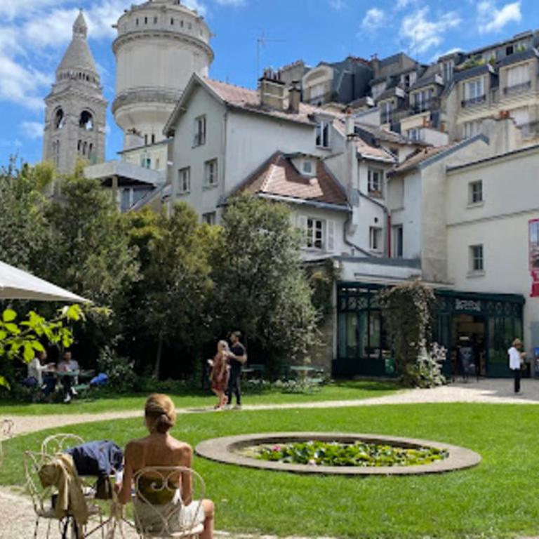 Dans l'incontournable Montmartre T2 cosy & central - Appartement - 22