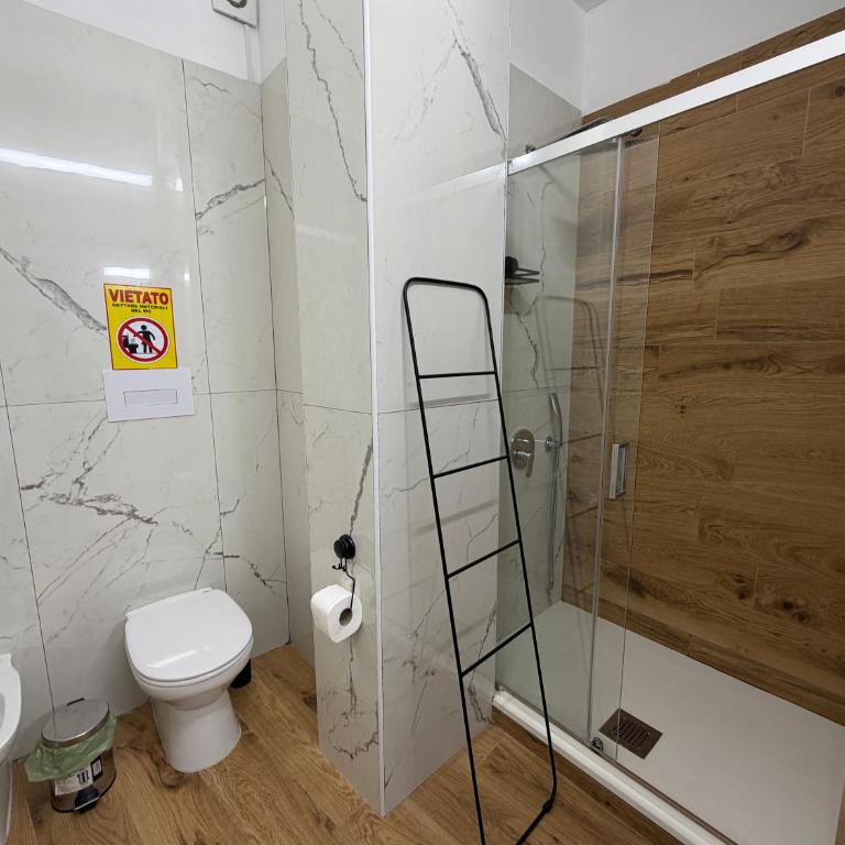 Cinquantotto Cozy Rooms - Quadruple Room with Balcony - 14