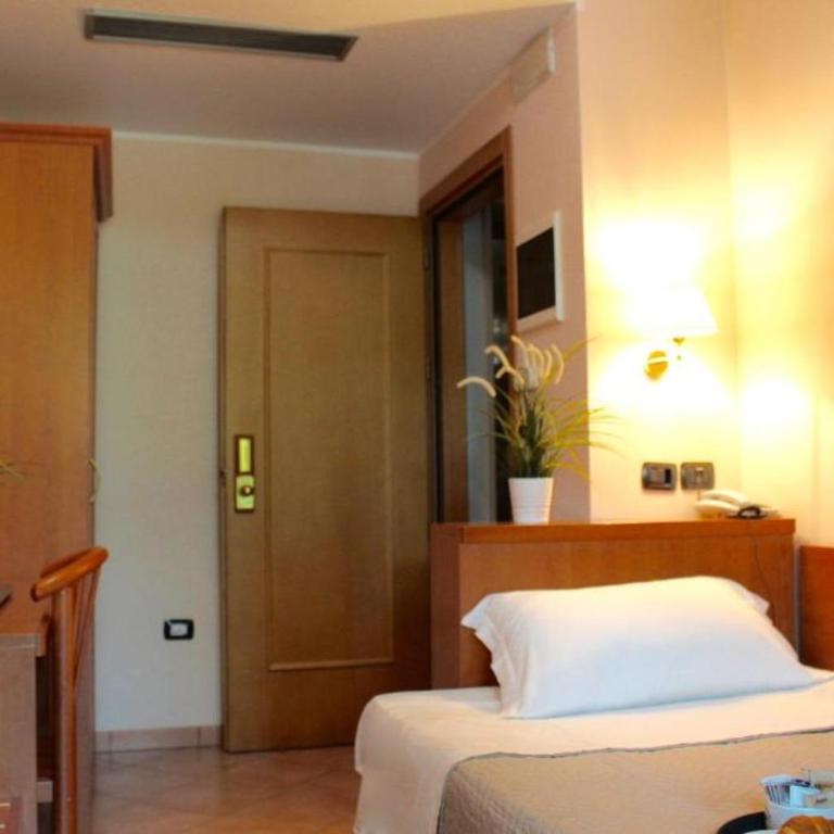Giole Hotel - Camera Singola con Balcone - 4
