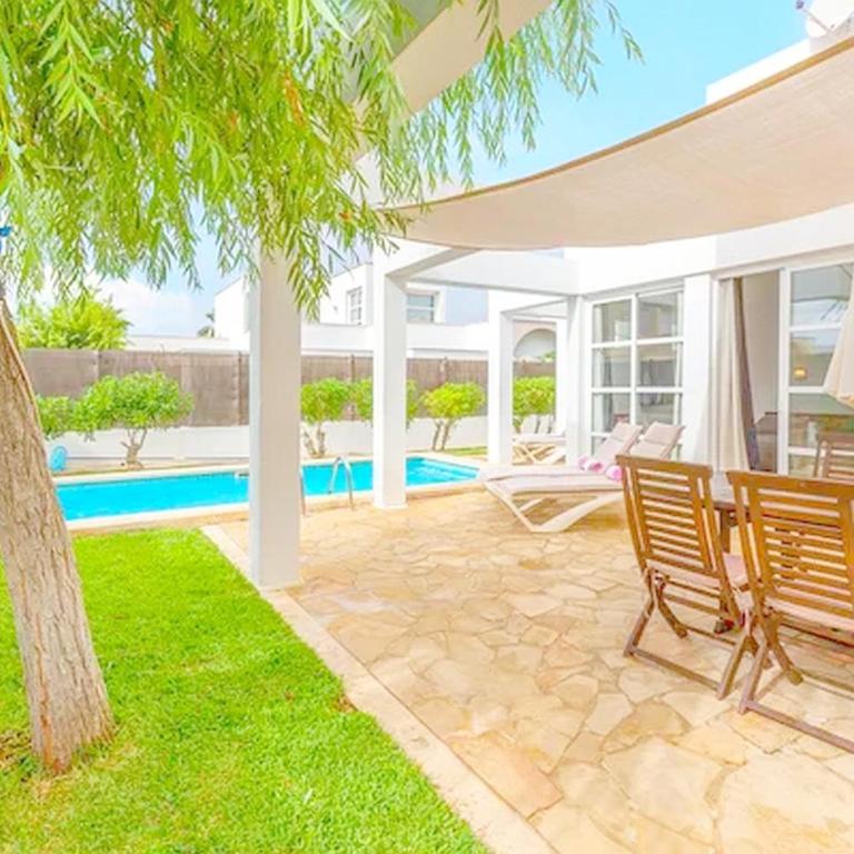 Familienfreundliches charmantes Ferienhaus mit Grill, Terrasse und Garten - Four-Bedroom House - 23