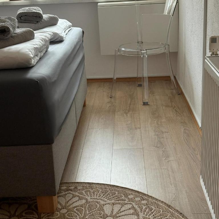 Pension Kitty - Zimmer mit Queensize-Bett und Gartenblick - 2