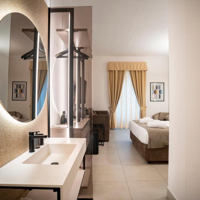 Cicerone's Luxury Suites - Camera Queen Deluxe - 2