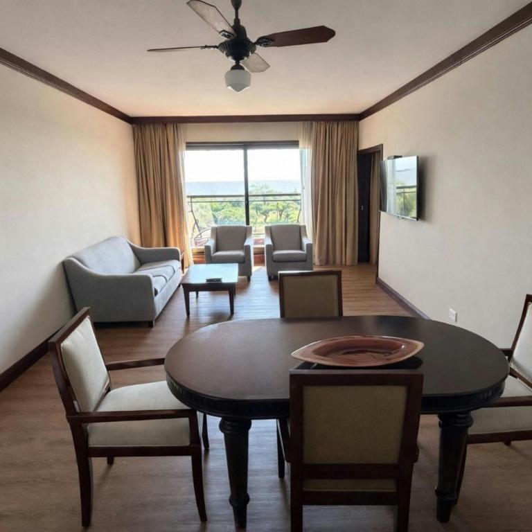 Sheraton Colonia Golf & Spa Resort - Suite, 1 King, River view, Balcony - 4
