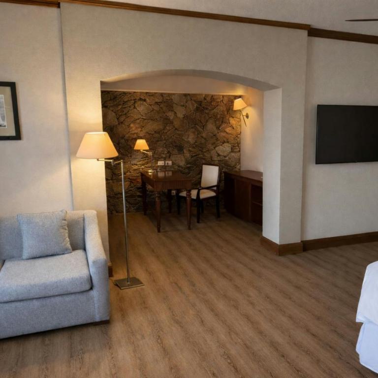 Sheraton Colonia Golf & Spa Resort - Junior Suite, 1 King, River view, Balcony - 3