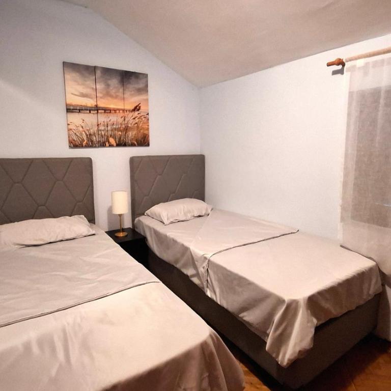 VUK's 5 min from the BEACH Two-Bedroom Apart - Apartman sa 2 Spavaće Sobe - 13
