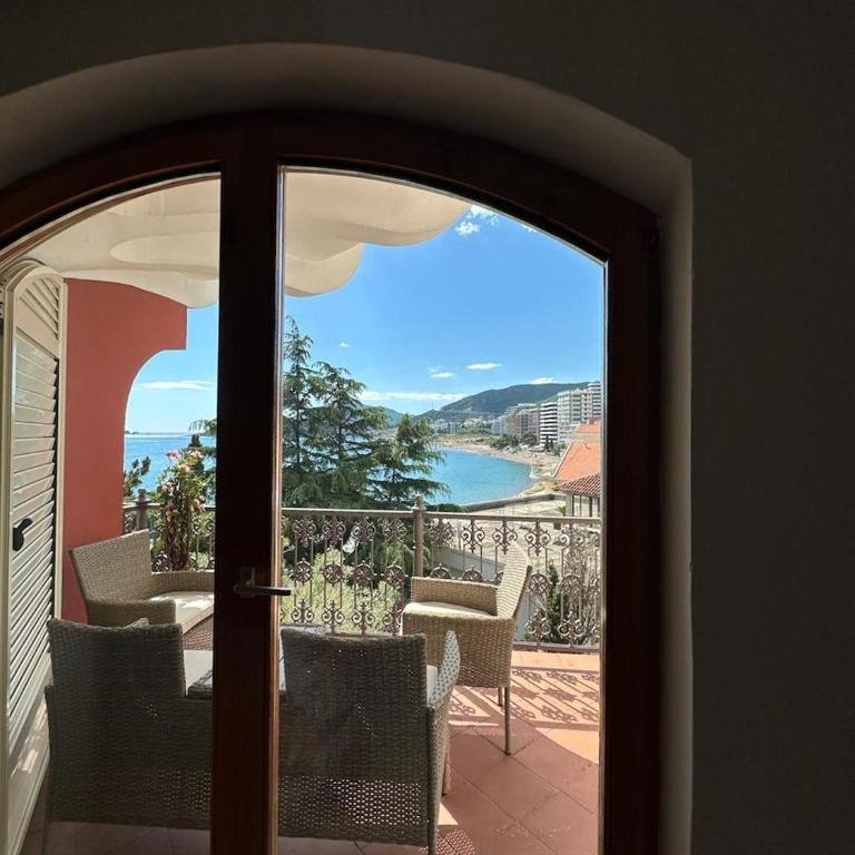 Meridian Hotel - Apartman s 3 Spavaće Sobe, Terasom i Pogledom na More - 11