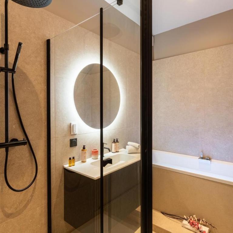 Host Inn Velvy Suite - One-Bedroom Premium Apartment - 15