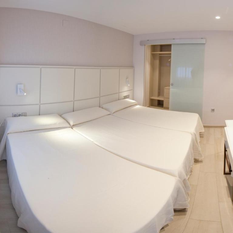 Hostal Loimar - Comfort Dreibettzimmer - 2