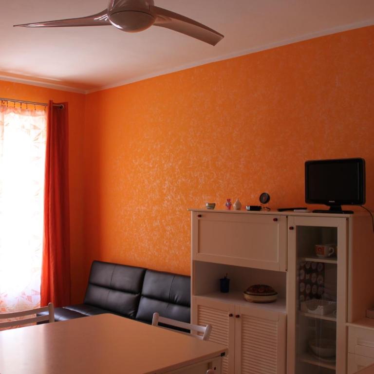 Vieste Sunrise Apartment - Two-Bedroom Deluxe Apartment with Balcony - 7