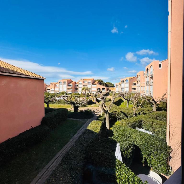 Les Soleillades-T2 pour 5 pers-piscine, parking privé- LaConciergerieByNina - Appartement 1 Chambre - 13