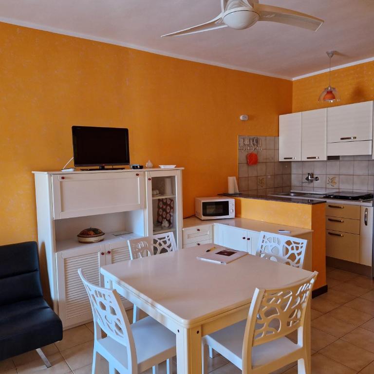 Vieste Sunrise Apartment - Two-Bedroom Deluxe Apartment with Balcony - 4