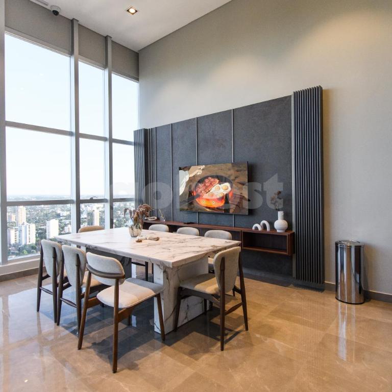 Petra Tower Luxury 2 BR Apt w Resto, Pool & Gym - Apartment - 51