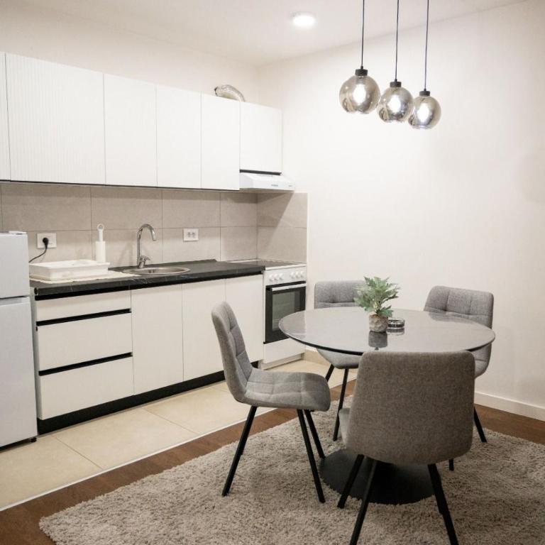 Tesla Apartment 3 - Room #1585267501 - 2