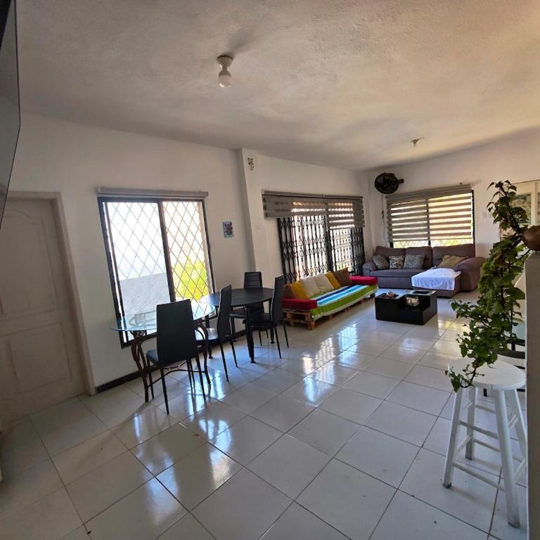 A nice apartment with an ocean view - Room #1585283701 - 3