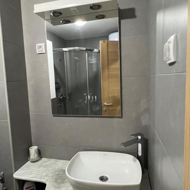 Royal Stay Podgorica - Princess Apartment - One-Bedroom Apartment - 7