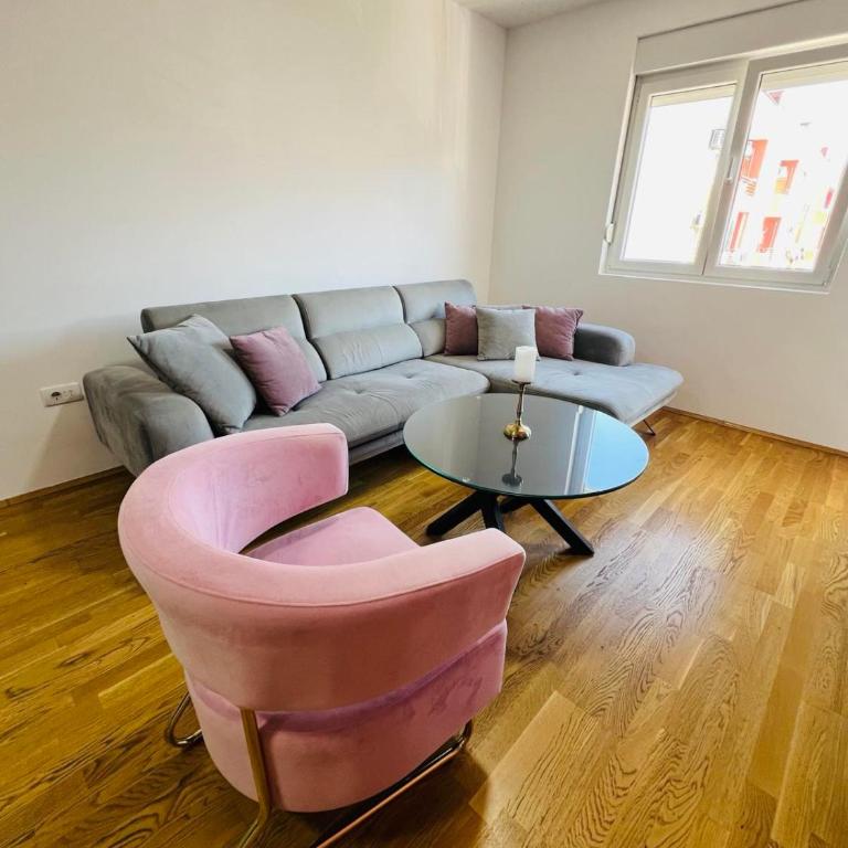Royal Stay Podgorica - Princess Apartment - One-Bedroom Apartment - 2