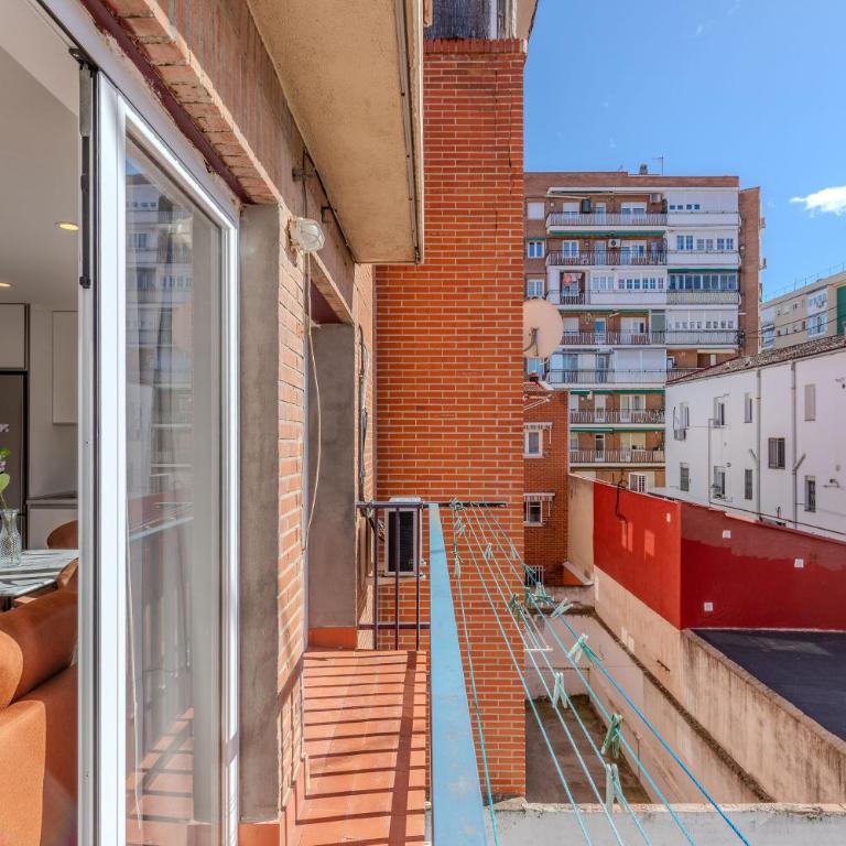 Bright and Fantastic 1H - Madrid Rio Apartment D - One-Bedroom Apartment - 5