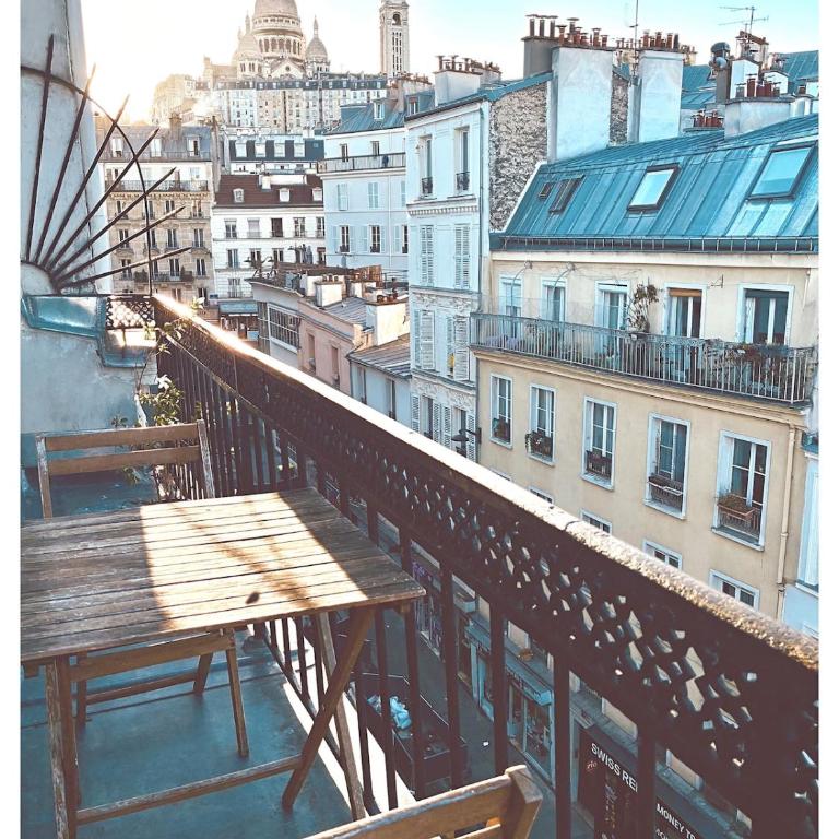 Quiet and Bright - Balcony with Montmartre View - Appartement 2 Chambres - 12
