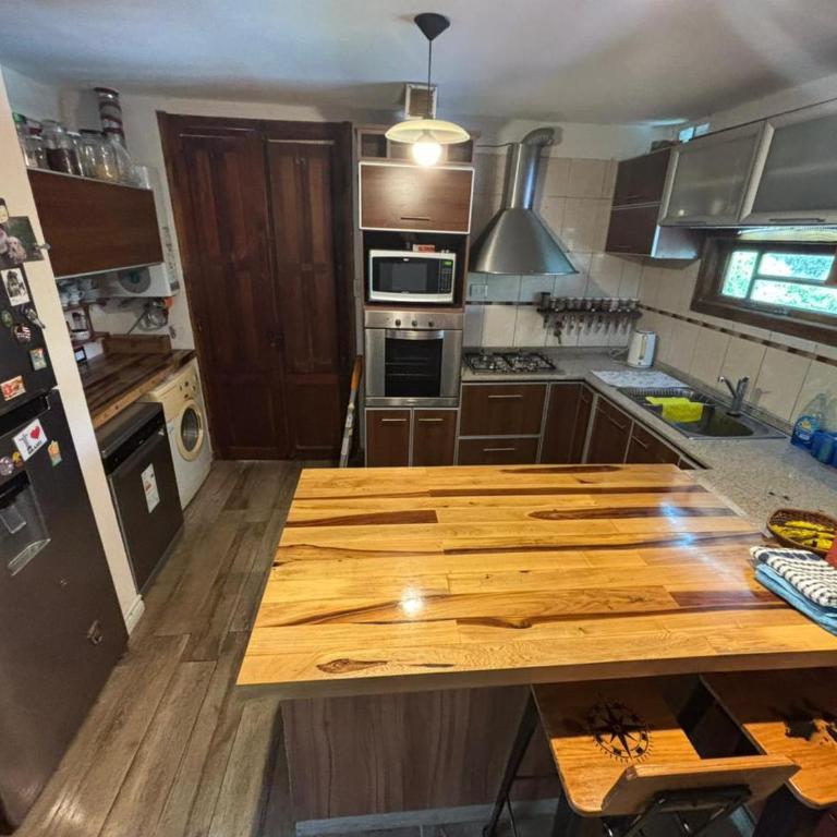 Casa con pileta en las sierras - Three-Bedroom House - 28