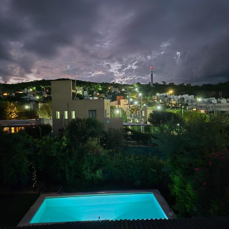 Casa con pileta en las sierras - Three-Bedroom House - 43