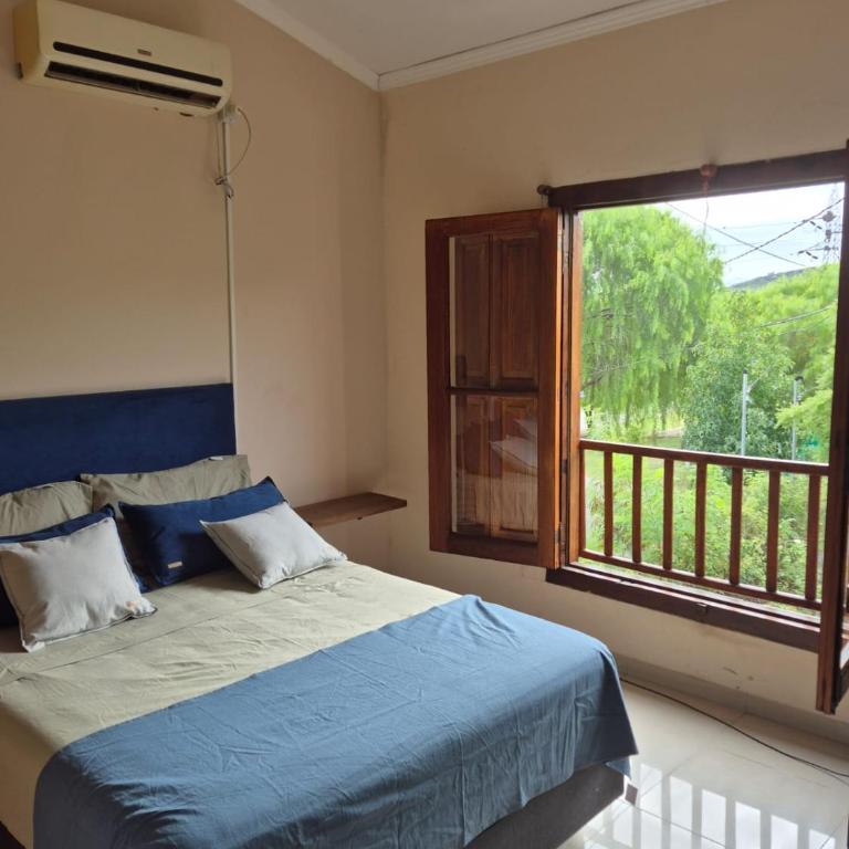 Casa con pileta en las sierras - Three-Bedroom House - 35