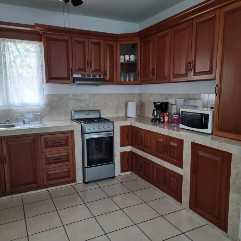 Ideal location! Apartment 2 blocks from the Malecón - Two-Bedroom Apartment - 8