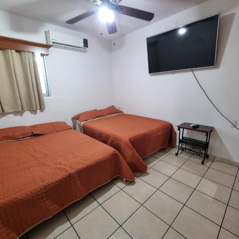 Ideal location! Apartment 2 blocks from the Malecón - Two-Bedroom Apartment - 14