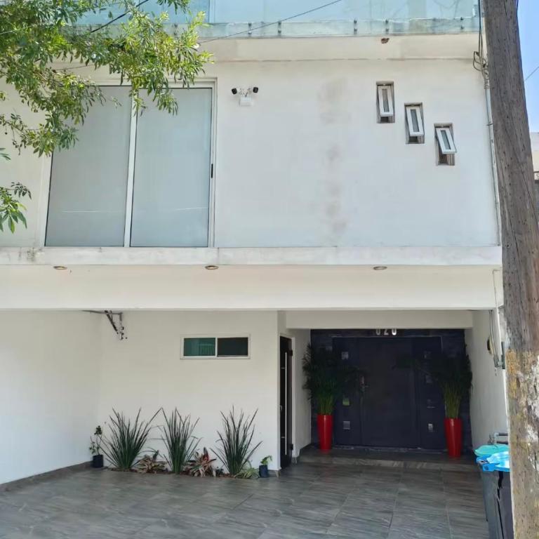 Habitacion - One-Bedroom Apartment - 2